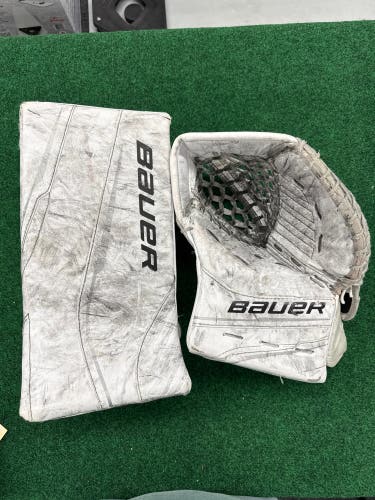 White Junior Bauer GSX Goalie Glove & Blocker Set Regular (Used)
