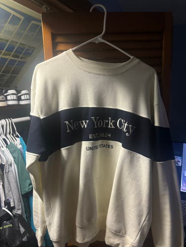 White Large Men's New Balance Shirt (Used)