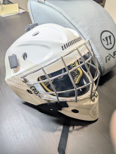 Youth Small Warrior R/F1 Goalie Mask (Used)