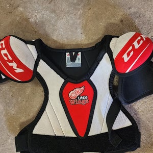 Large Youth CCM Shoulder Pads (Used)