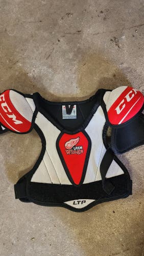 Large Youth CCM Shoulder Pads (Used)