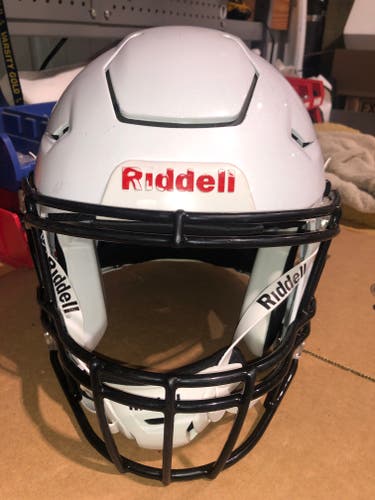 USED RIDDELL FLEX ADULT HELMET - LARGE - METALLIC WHIITE