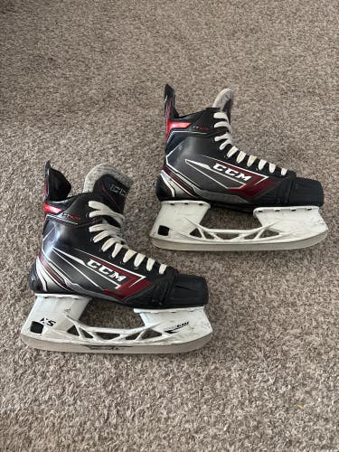 CCM JetSpeed FT470 Hockey Skates Regular Width 7 (Used)