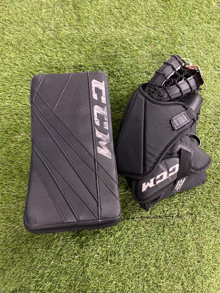Black Senior CCM Extreme Flex 5.9 Goalie Gloves & Blockers Regular (Used)