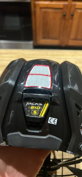 CCM Tacks 210 Helmet