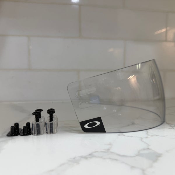 Oakley (Straight Shield)