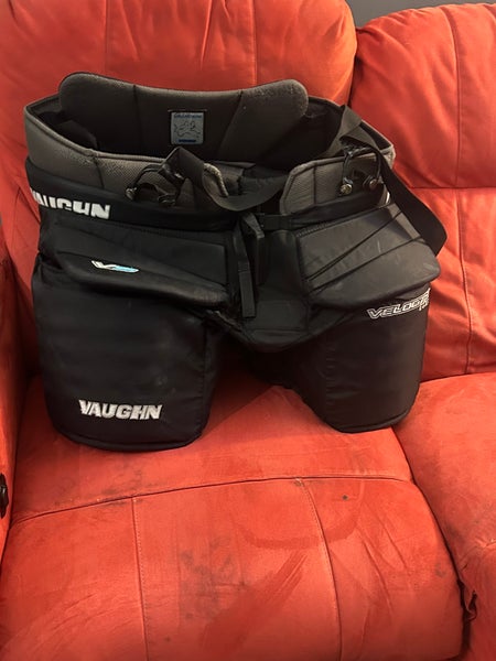Senior XL Vaughn Velocity V9 Pro Hockey Goalie Pants (Used)