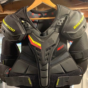 XL Senior Sher-Wood Rekker Legend 1 Shoulder Pads (Like-New)