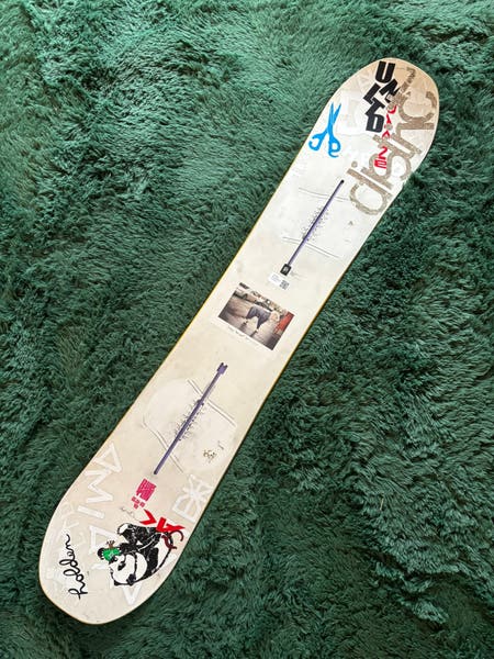 Women's Burton Deja Vu Flying V 149 cm Snowboard | SidelineSwap