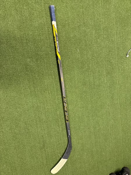 Intermediate CCM Tacks 1052 Left Hand Hockey Stick Toe Pattern 85 Flex (Used)