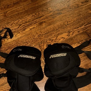 Passau Pro Goalie Knee Guards Pads
