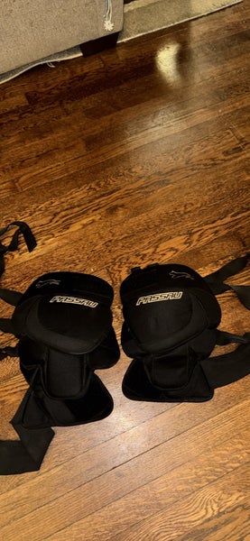 Passau Pro Goalie Knee Guards Pads