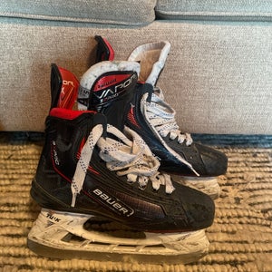 2021 Bauer Vapor 3X Pro Hockey Skates Size 5.5 (Used)