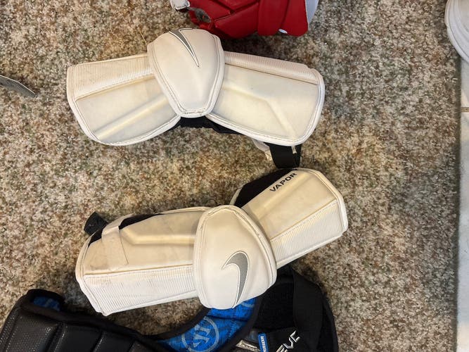 Large Adult Nike Vapor Arm Pads (Used)