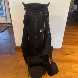 Golf Bag (Barely used)