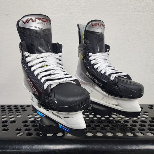 Bauer Vapor Hyperlite 2 Intermediate Hockey Skates (New) - steel sold separately