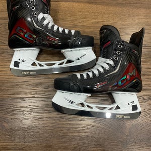 LIKE NEW CCM JetSpeed FT8 Pro Hockey Skates Regular Width 7.5 (Used)