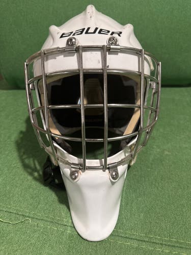Small Bauer Profile 950 Goalie Mask (Used)