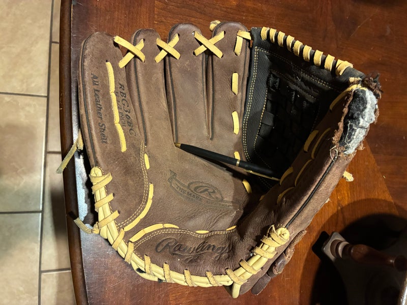 Used Rawlings The Mark Of A Pro Baseball Glove