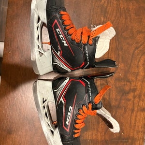 2017 CCM JetSpeed FT340 Hockey Skates Regular Width Size 2 (Used)