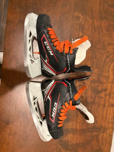 2017 CCM JetSpeed FT340 Hockey Skates Regular Width Size 2 (Used)