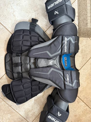 Large/Extra Large Bauer GSX Goalie Chest Protector (Used)
