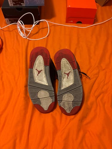 Black Men's 6Y (Big Kids / Youth) Youth Air Jordan Jordan 4 Shoes (Used) No box, taking negotiations