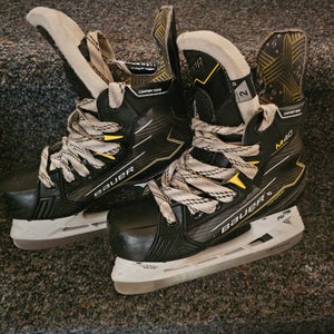 Bauer Supreme M40 Hockey Skates Size 2 (Used)