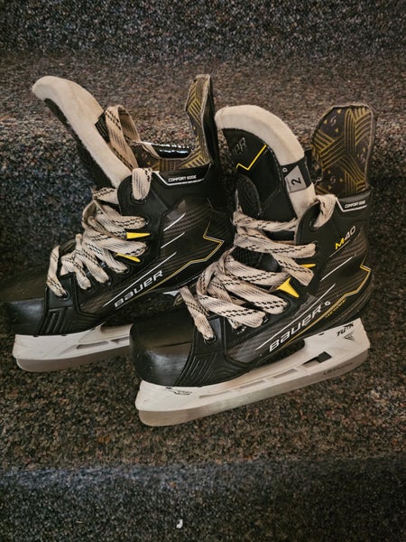 Bauer Supreme M40 Hockey Skates Size 2 (Used)
