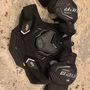 Extra Large Senior Bauer Supreme 3S Pro Shoulder Pads (Used)