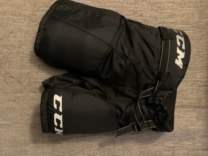 Youth Medium CCM Tacks 9550 Hockey Pants (Used)