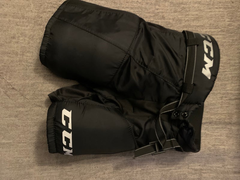 Youth Medium CCM Tacks 9550 Hockey Pants (Used)