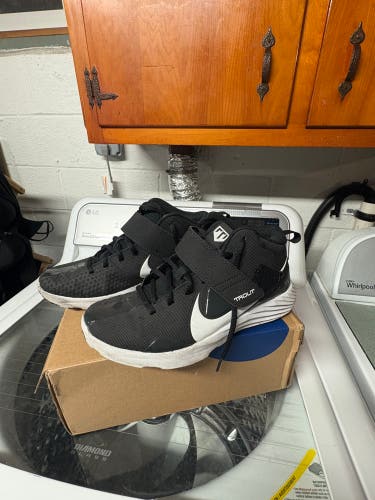 Black Kid's 6Y (Big Kids / Youth) Youth Nike Force Zoom Trout 4 Turf High Top Turf Cleats (Used)