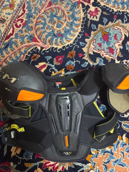 Large Youth CCM Tacks ASV PRO Shoulder Pads (Used)