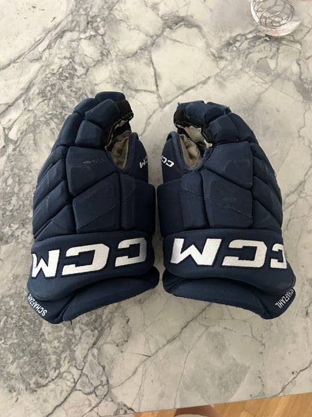 CCM Gloves pro stock