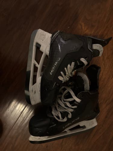 2024 Bauer Supreme Shadow Hockey Skates Regular Width Size 5.5 (Used)