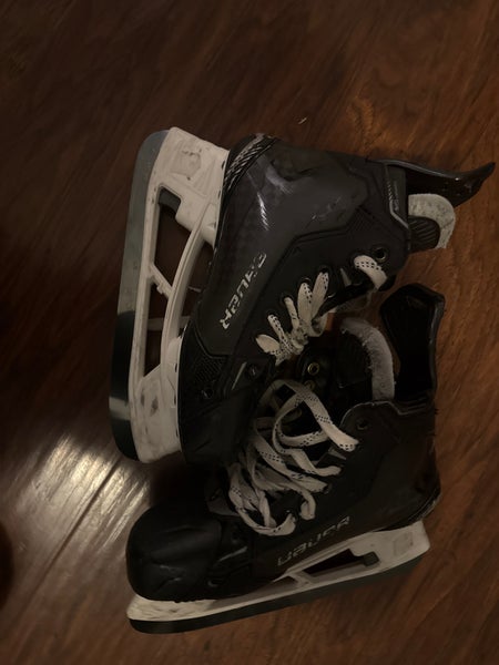 2024 Bauer Supreme Shadow Hockey Skates Regular Width Size 5.5 (Used)