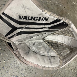 Vaughn V10 Youth Catcher Regular (Used)