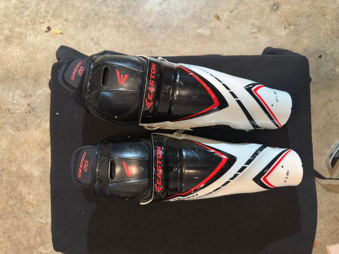 Junior Easton Synergy 20 12" Shin Pads (Used)