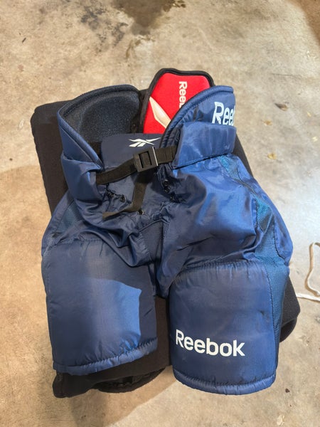 Junior Medium Reebok 14K Hockey Pants (Used)
