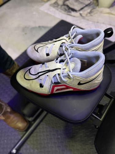 Men's Size M 10.5 (W 11.5) Nike ALPHA Mid Top (Used)