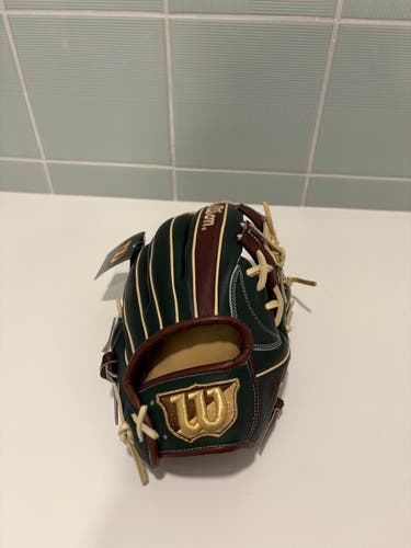 2025 Wilson RH Infield Staff Baseball Glove 11.75" (New)