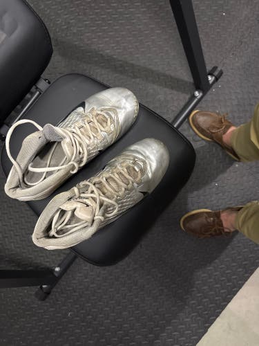 Silver Men's Size M 9.5 (W 10.5) Adult Nike Speedlax Mid Top Molded Cleats (Used)