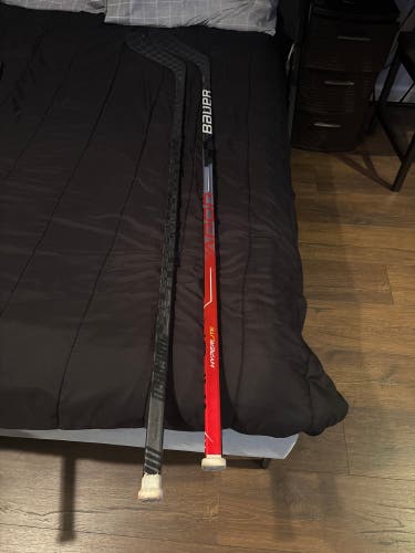 Intermediate Bauer Vapor Hyperlite Left Hand Hockey Stick P28 65 Flex (Used)