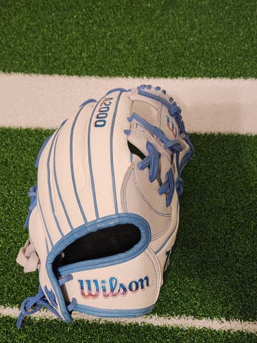 2025 Wilson RH Infield A2000 Softball Glove 12" (New)