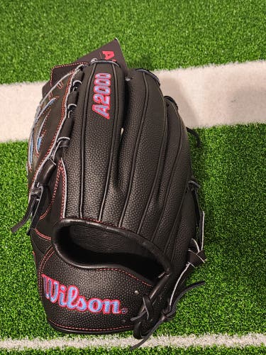 2025 Wilson LH Pitcher's A2000 Baseball Glove 12" (New)