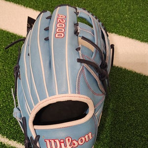 2025 Wilson RH Outfield A2000 Baseball Glove 12.75" (New)