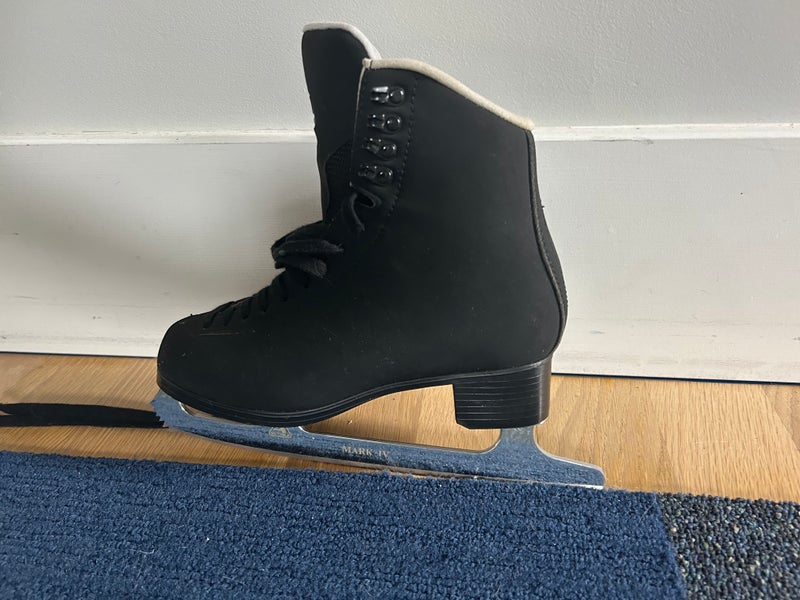 Jackson ice skates in black 5M