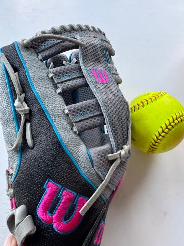 Wilson A2000 LH Outfield Softball Glove 12.75" (New)