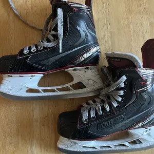 Bauer Vapor 2.7 Ice Hockey Skates Size 4 Used
